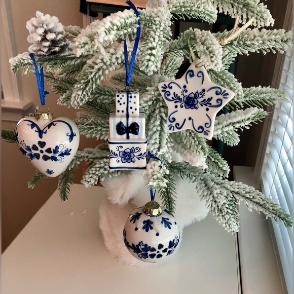 4 Blue & White Ceramic Decorative Ornaments - Picture 9 of 9